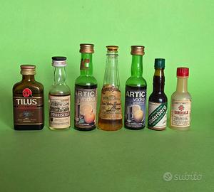 Lotto 7 Bottigliette Vintage Liquori Mignon