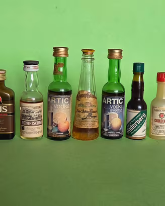 Lotto 7 Bottigliette Vintage Liquori Mignon