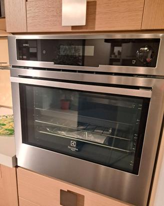 Forno Electrolux FQV303XEV