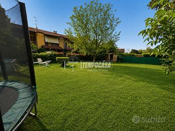 CADORAGO - VILLA A SCHIERA CON AMPIO GIARDINO PRIV
