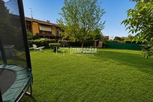 CADORAGO - VILLA A SCHIERA CON AMPIO GIARDINO PRIV