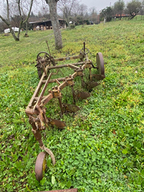 Aratro a scatto 5 vomeri