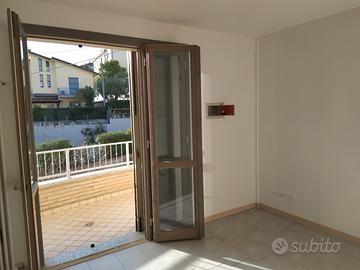 Trilocale annuale con ampia balconata