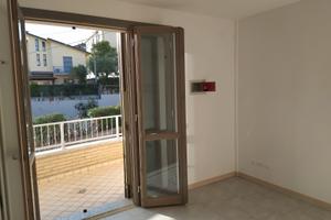 Trilocale annuale con ampia balconata