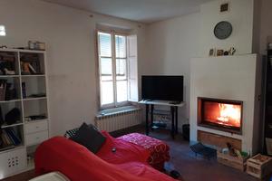 Appartamento moderno "open space" con termocamino