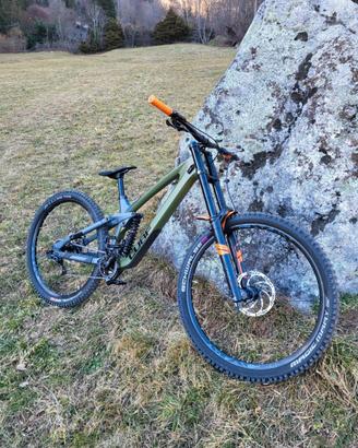Bicicletta DOWNHILL Cube TWO 15 HPC SL 2023