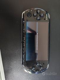 PsP 3004 + caricatore e giochi