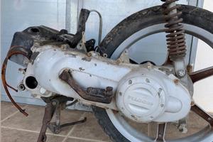 Blocco motore Piaggio Liberty 50 2T + ricambi vari