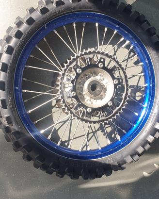 Ruota posteriore  YZ 125, pedane Titanio