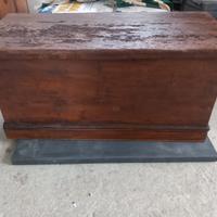 Antica Cassapanca in Legno di Castagno