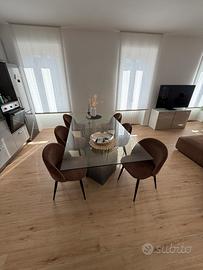 Tavolo + sedie