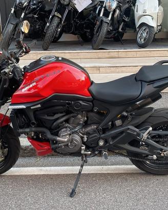 Ducati Monster 937 plus