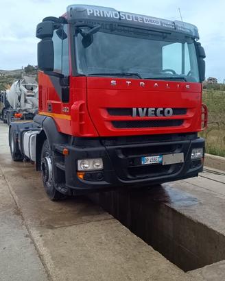 Trattore stradale Stralis