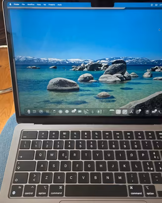 Apple macbook air 13 2024