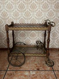 Carrello bar vintage in legno e vetro con ruote