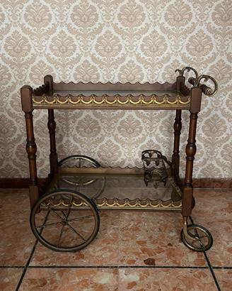 Carrello bar vintage in legno e vetro con ruote