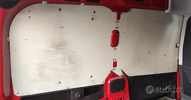 Allestimento per Doblò Cargo a porta scorrevole