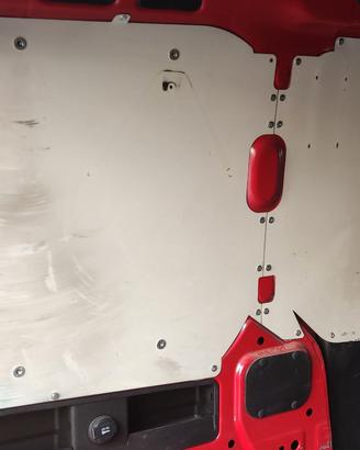 Allestimento per Doblò Cargo a porta scorrevole