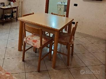 Tavolo con sedie