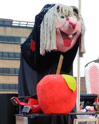 Strega di Biancaneve per carro allegorico
