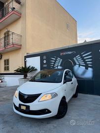 Lancia Ypsilon 1.2 69 CV 5 porte S&S Platinum
