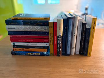 Blocco n.20 libri di narrativa in Italiano