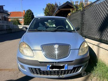 Lancia Ypsilon