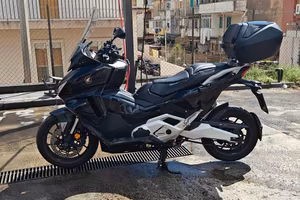 Honda forza 750