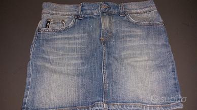 gonna corta in jeans
