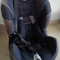 Neonato seggiolino per auto