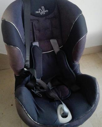 Neonato seggiolino per auto