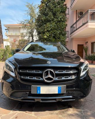 Mercedes GLA 180 Premium Night Pack