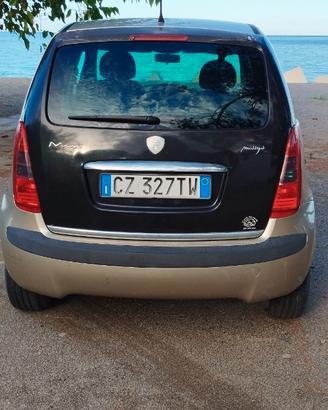 Automobile lancia musa