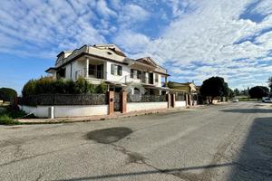 4 LOCALI A CORIGLIANO-ROSSANO