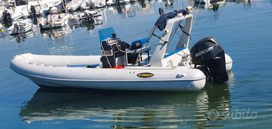 Stingher 686 XS + Mercury 200cv Verado