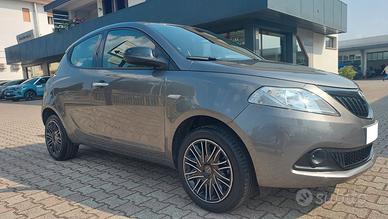 Lancia Ypsilon 1.0 FireFly 5 porte S&S Hybrid Silv