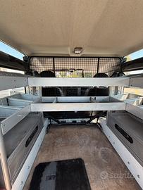 Allestimento defender