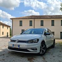 Golf 7 1.5 TGI 130 CV Business Black&White Edition