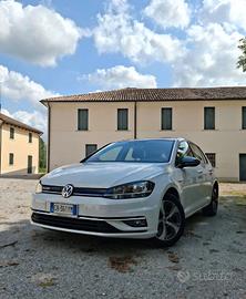 Golf 7 1.5 TGI 130 CV Business Black&White Edition