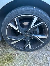 Cerchi in lega da 18 pollici