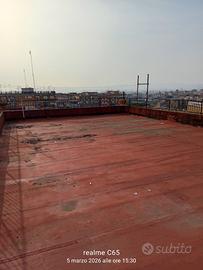 Lastrico solare di 100 mq con stanzetta di 6 mq,