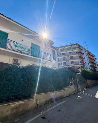5 LOCALI A MARANO DI NAPOLI