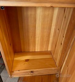 Due pensili in legno di pino pieno