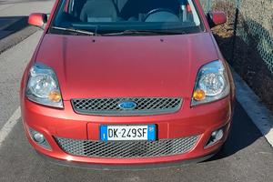 Ford Fiesta mk5 1.250 (solo 47000 km).