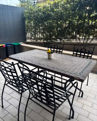 Tavolo da esterno con mosaico + 4 sedie