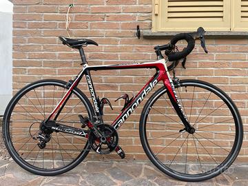 Bicicletta da corsa cannondale in carbonio