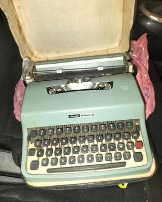 macchina da scrivere olivetti