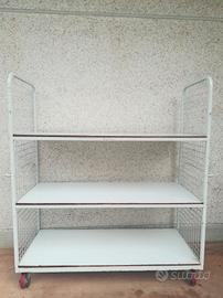 Carrelli a 3 piani con ruote