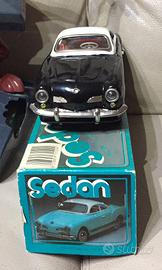 Sedan modellino in metallo frizione VW Karman Ghia
