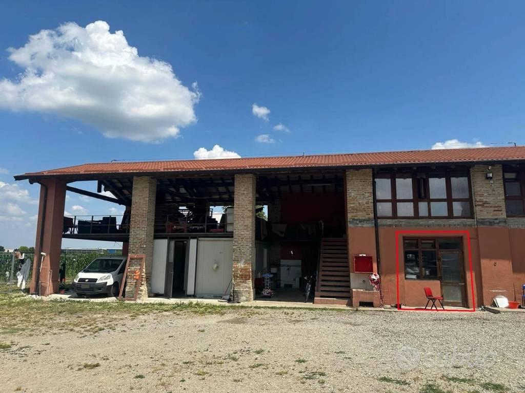 Immobile in asta di 870 m² con box auto doppio a P - Vista 4